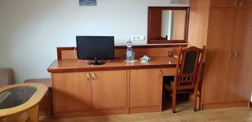 Фото номера Стандартный номер с кроватью размера &quot;king-size&quot; Отель Hotelik City г. Гнезно 3