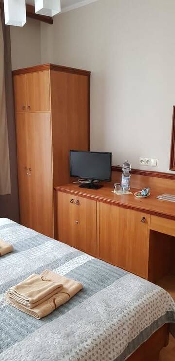 Фото номера Одноместный номер с собственной ванной комнатой Отель Hotelik City г. Гнезно 2