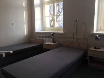 Фото номера Односпальная кровать в 3-местном общем номере № 1 Хостелы Hostel Staromiejski г. Гнезно 2